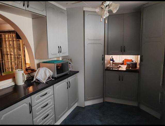 3 BEDROOM HOUSE FOR SALE IN LENASIA SOUTH EXT 1